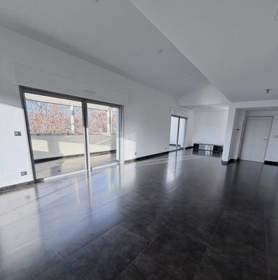 Appartement - 224 m² - 6 pièces