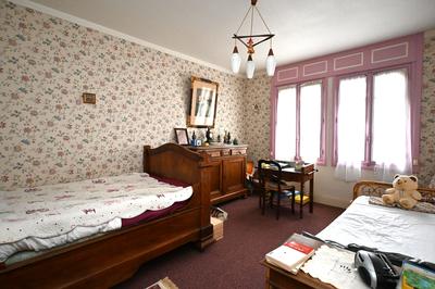 Maison - 160 m² - 8 pièces