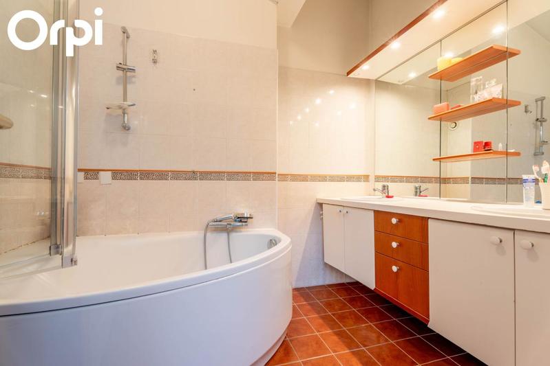 Appartement - 113 m² - 4 pièces