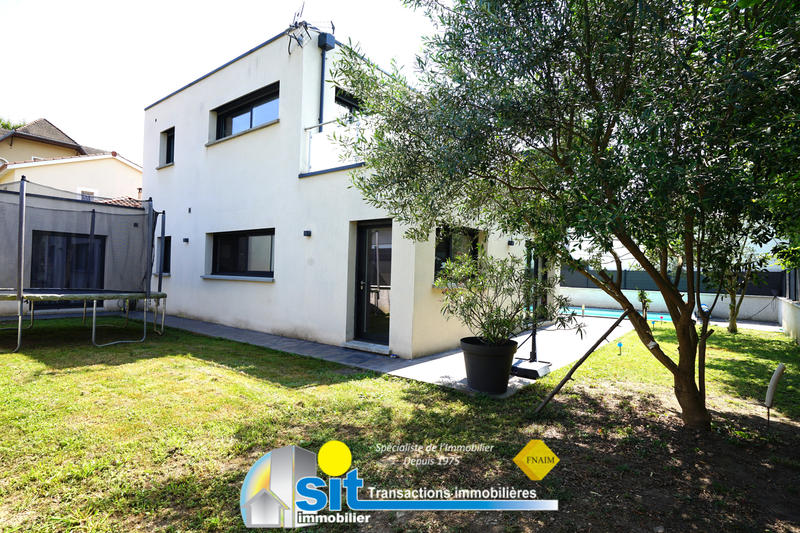 Maison - 111 m² - 5 pièces