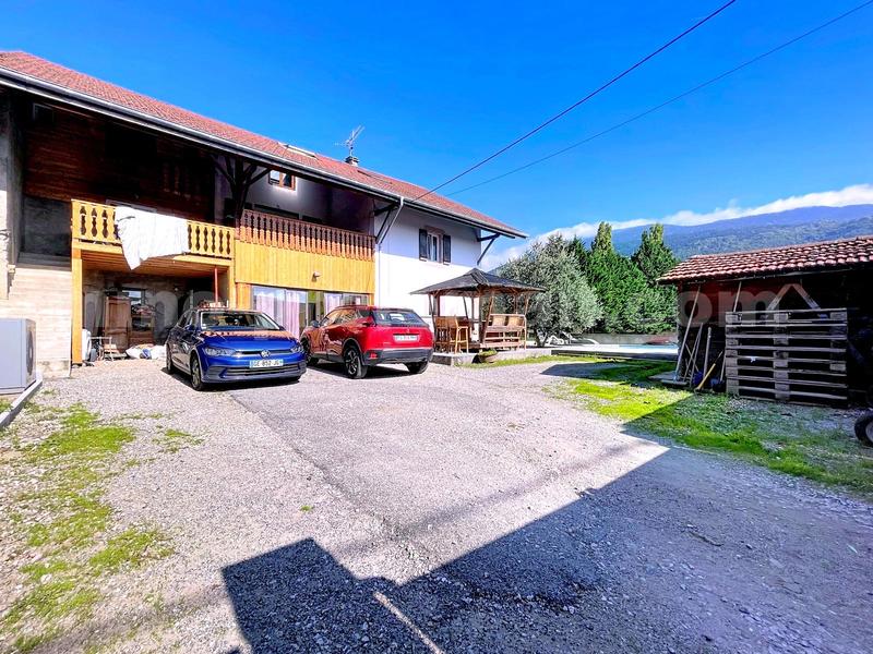 Corps de ferme - 238 m² - 7 pièces