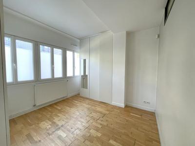 Bureau - 85 m² - 6 pièces