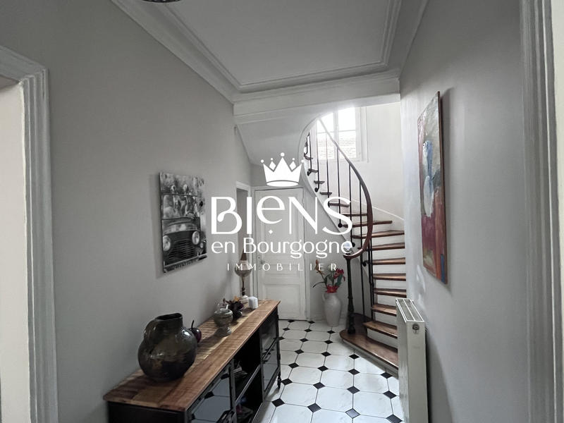 Maison ancienne - 248 m² - 10 pièces