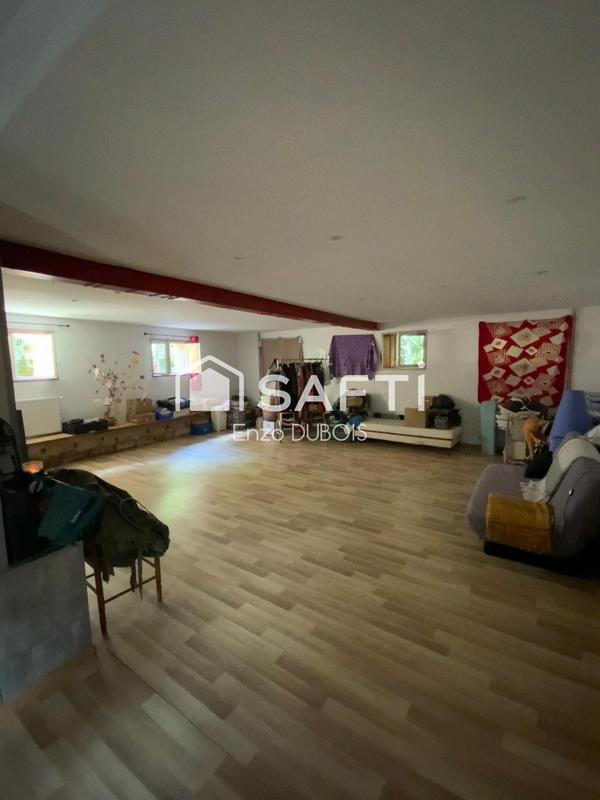 Maison - 182 m² - 10 pièces