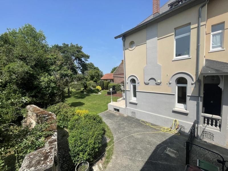 Maison de maîtres - 337 m² - 12 pièces