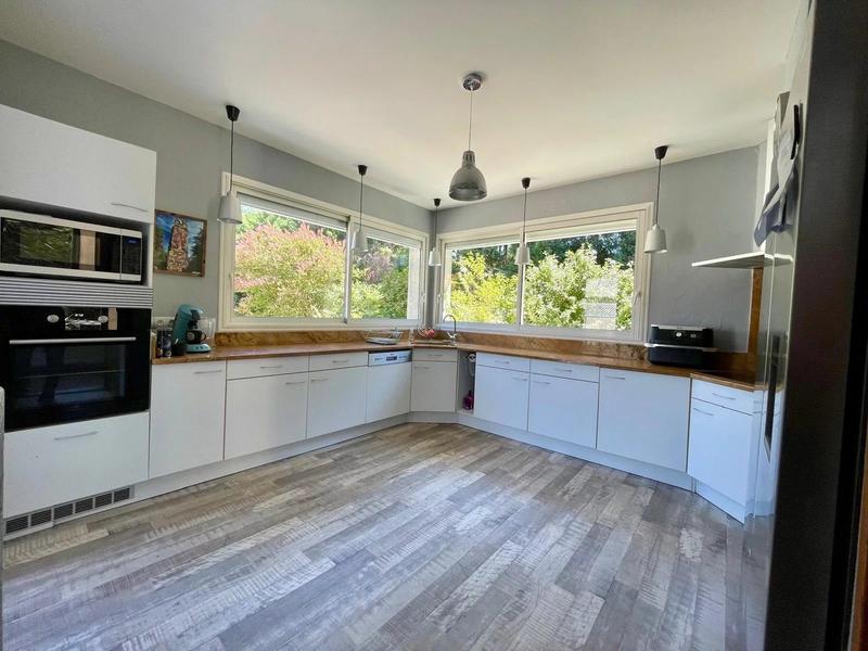 Maison - 298 m² - 8 pièces