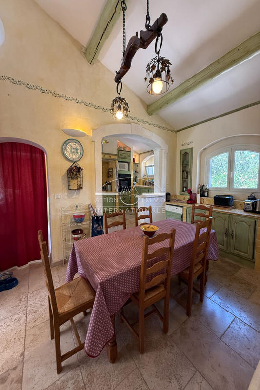 Maison - 252 m² - 8 pièces