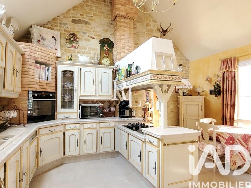 Maison - 335 m² - 13 pièces