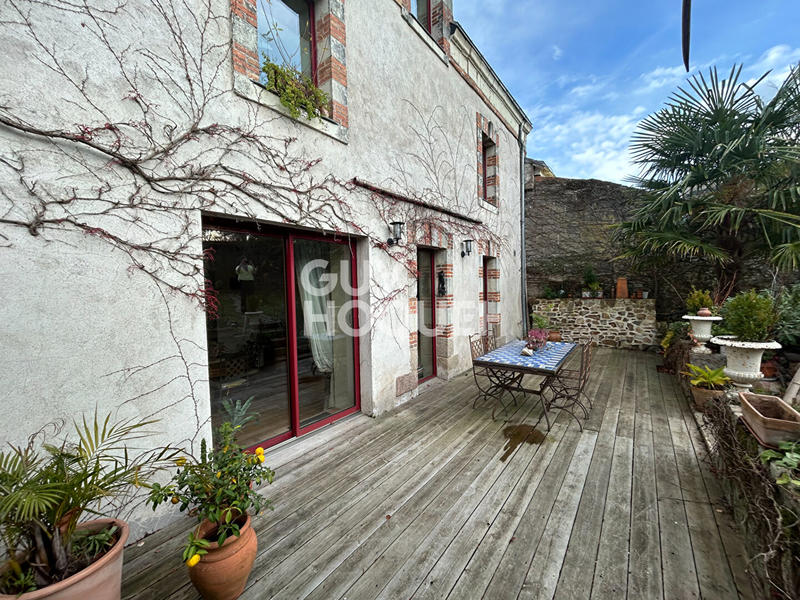 Maison - 206 m² - 7 pièces