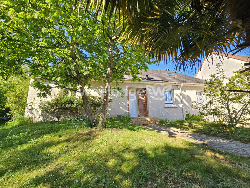 Maison - 220 m² - 9 pièces