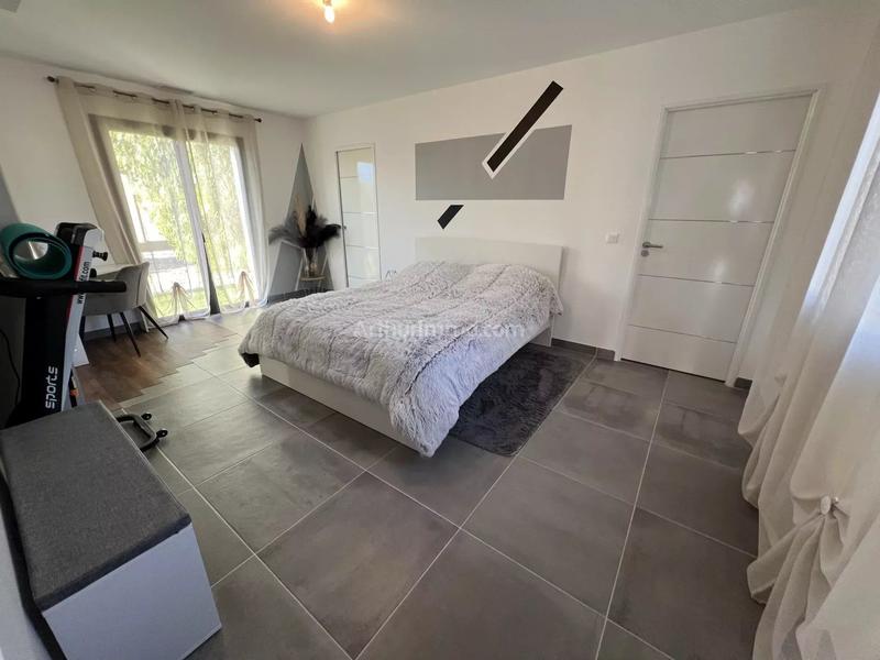 Maison - 213 m² - 7 pièces