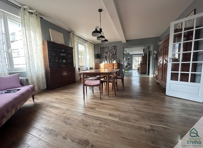 Maison de ville - 260 m² - 10 pièces