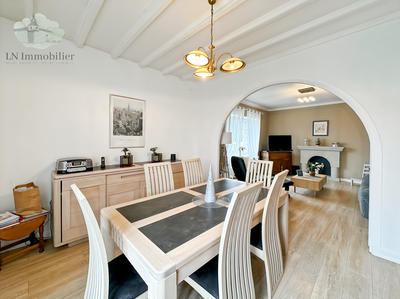 Maison - 167 m² - 8 pièces