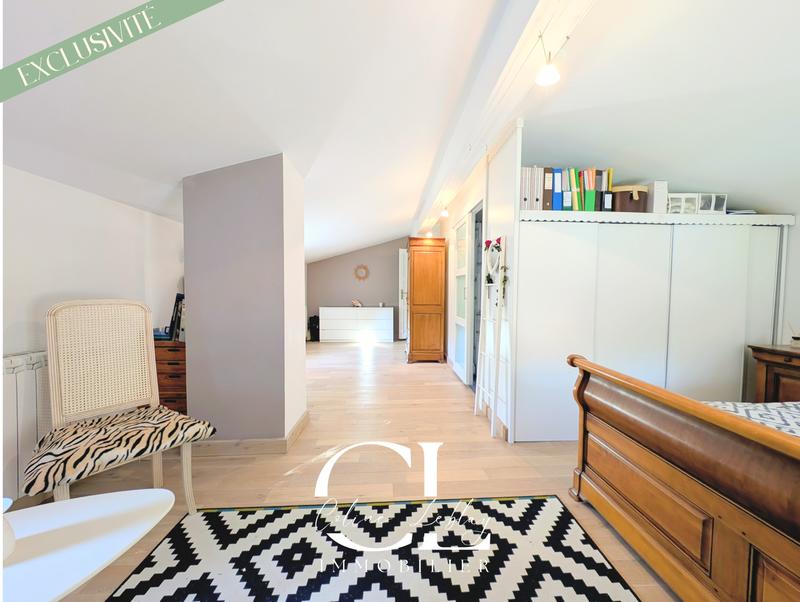 Maison - 219 m² - 6 pièces