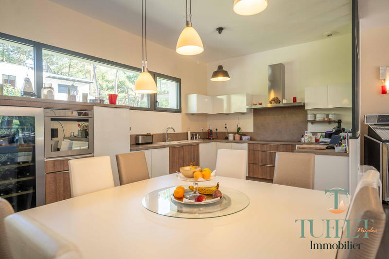 Villa - 238 m² - 5 pièces