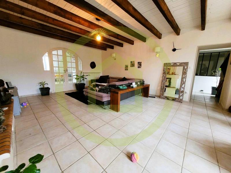 Maison - 236 m² - 7 pièces
