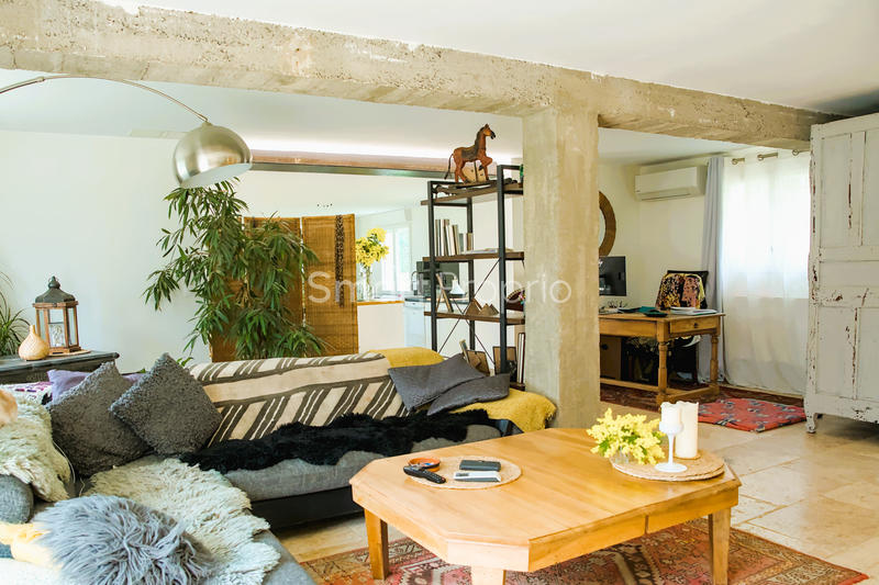 Propriété - 215 m² - 10 pièces