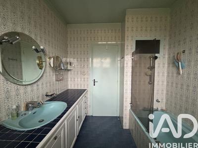 Maison - 200 m² - 8 pièces