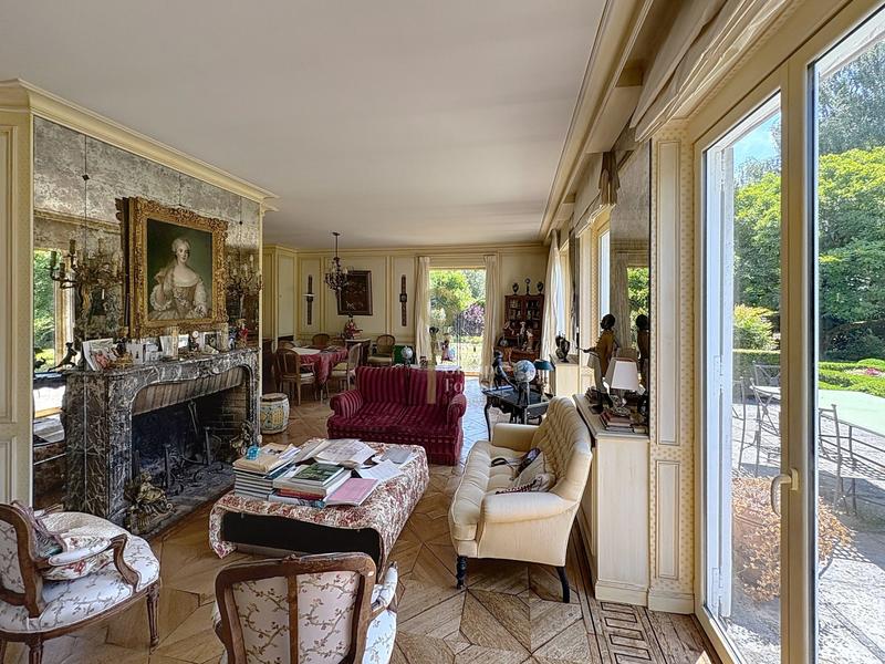 Maison - 200 m² - 7 pièces