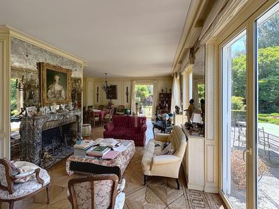 Maison - 200 m² - 7 pièces