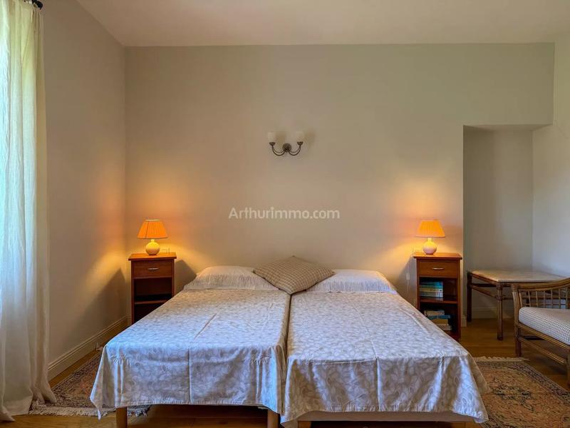 Maison - 359 m² - 10 pièces