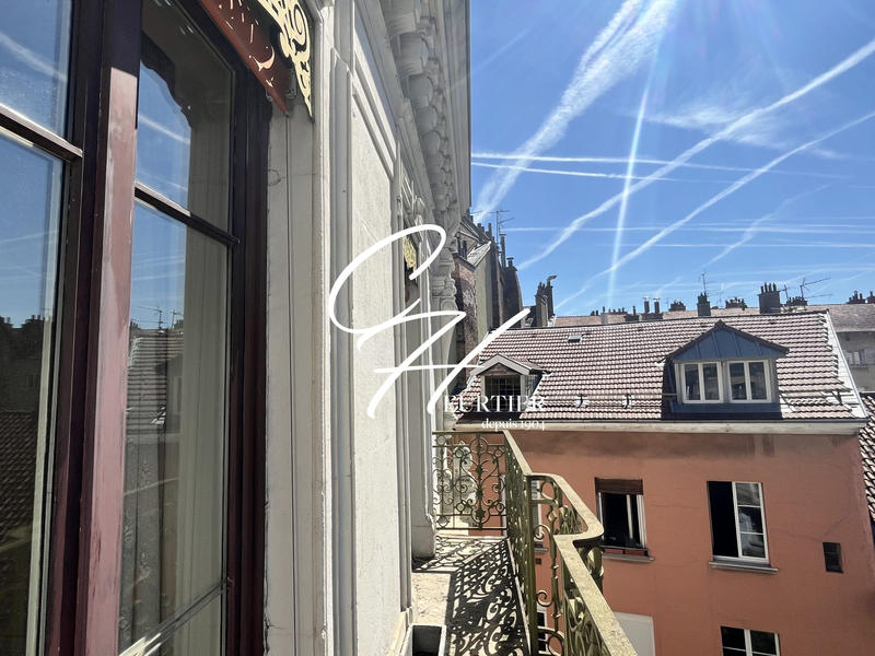 Appartement - 142 m² - 6 pièces