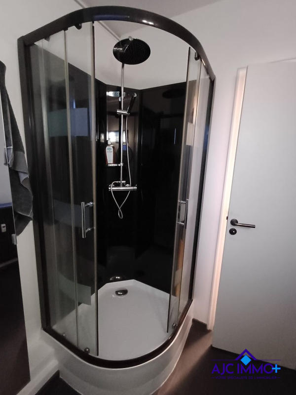 Appartement - 97 m² - 4 pièces