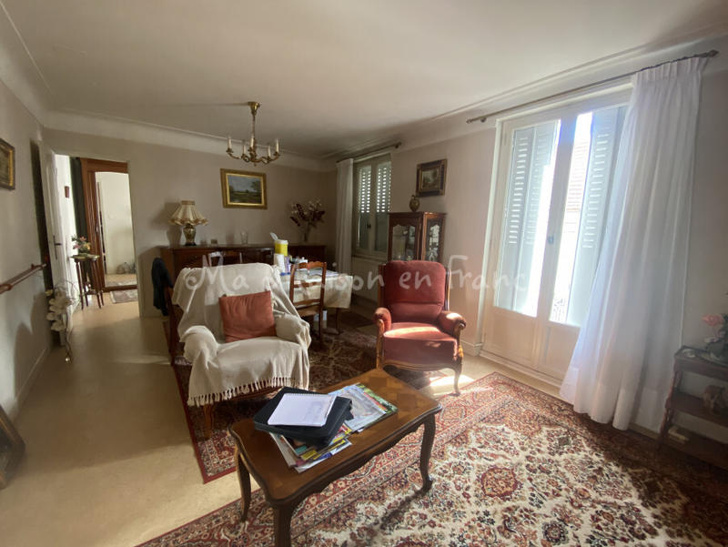 Immeuble - 200 m² - 12 pièces