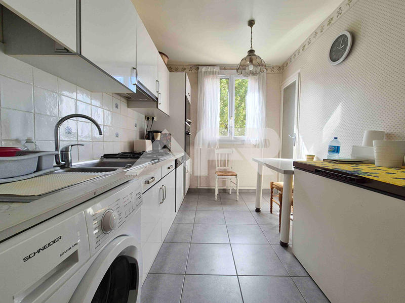 Appartement - 82 m² - 5 pièces