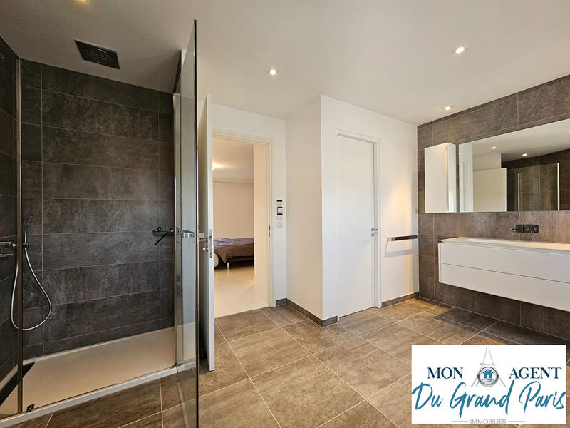 Maison - 480 m² - 10 pièces