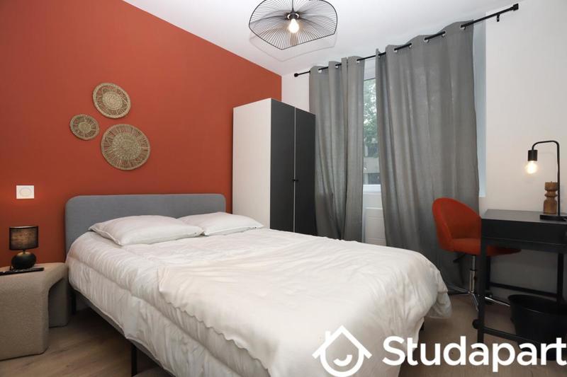 Chambre - 13 m² - 1 pièce