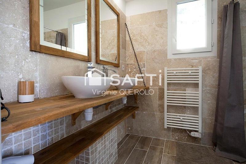 Villa - 252 m² - 9 pièces