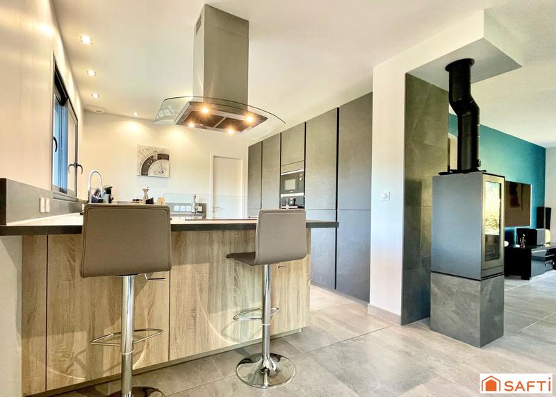 Maison - 137 m² - 7 pièces