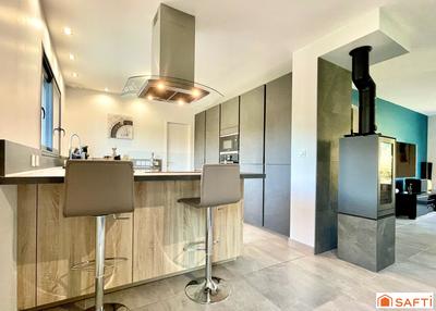 Maison - 137 m² - 7 pièces