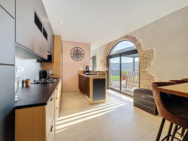 Maison ancienne - 433 m² - 10 pièces