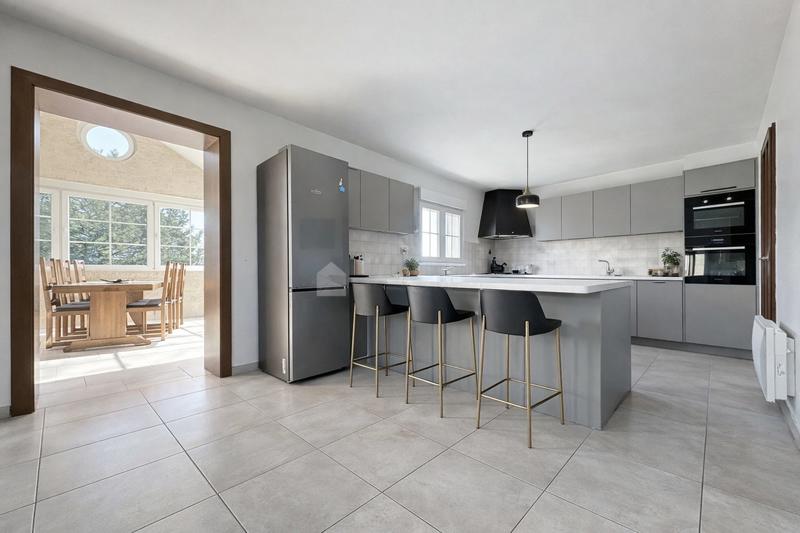 Maison - 144 m² - 6 pièces