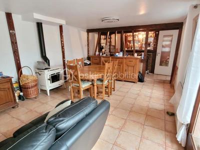 Maison - 96 m² - 4 pièces