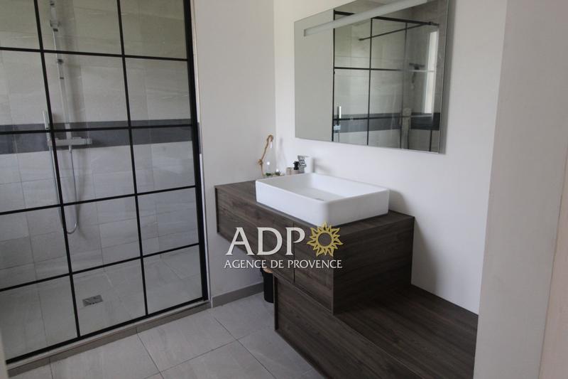 Appartement - 81 m² - 3 pièces