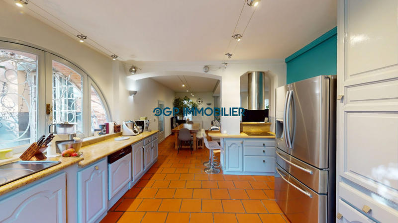 Maison ancienne - 262 m² - 11 pièces