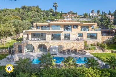 Villa - 372 m² - 8 pièces