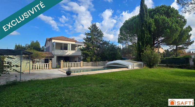 Maison - 225 m² - 10 pièces