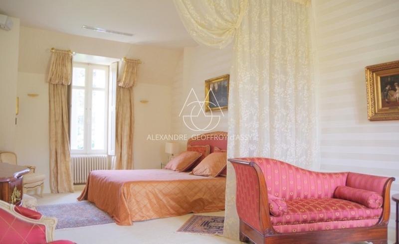 Château - 1 100 m² - 22 pièces