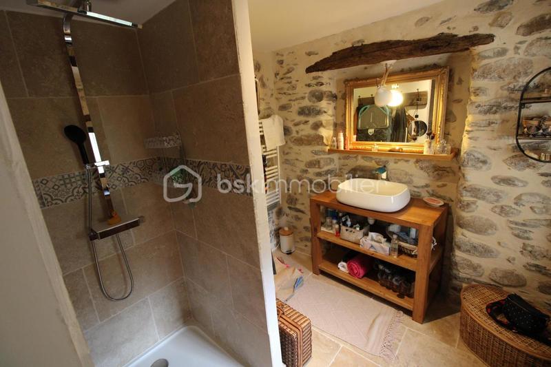 Demeure - 150 m² - 9 pièces