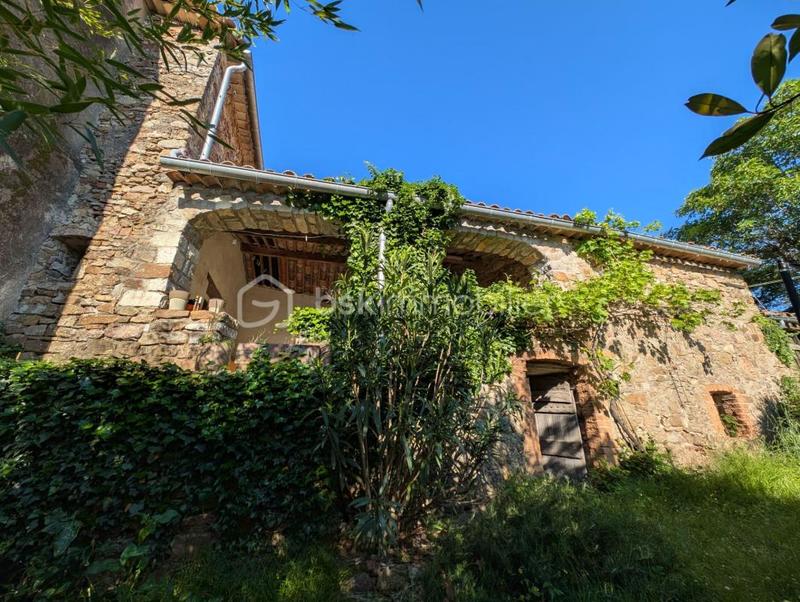 Mas - 352 m² - 6 pièces