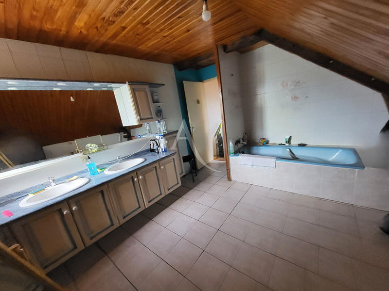 Maison - 105 m² - 7 pièces