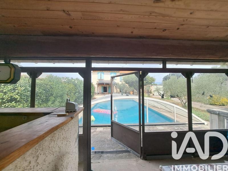 Maison - 220 m² - 7 pièces