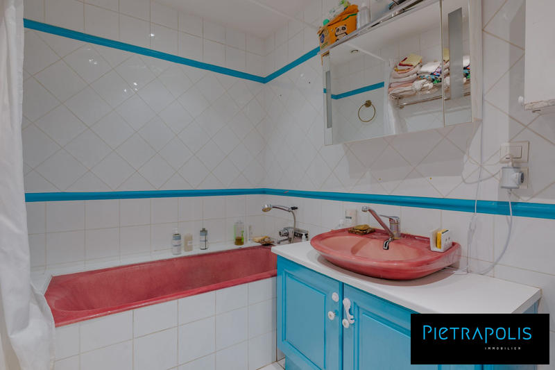 Maison - 186 m² - 7 pièces