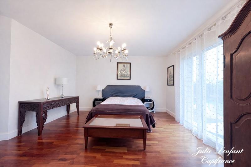 Maison - 405 m² - 8 pièces