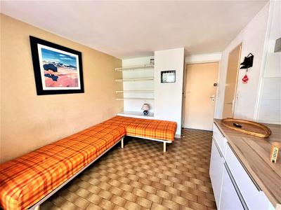 Studio - 25 m² - 2 pièces