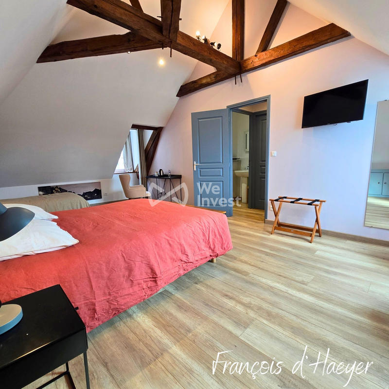 Maison - 310 m² - 9 pièces